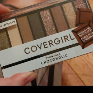 💚 Covergirl TRUNAKED chocolate Brown Eyeshadow Palette Neutrals